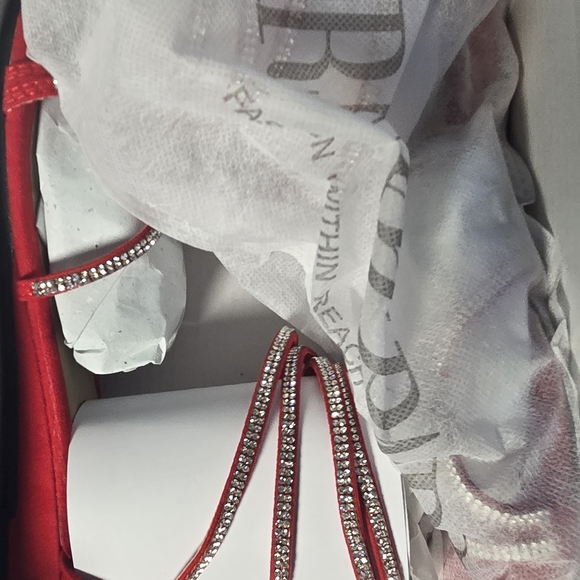 Dream Pairs Red Rhinestone Sandals - Picture 7 of 7